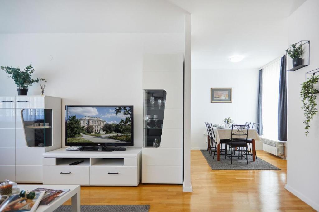 Apartment Madral Загреб Экстерьер фото
